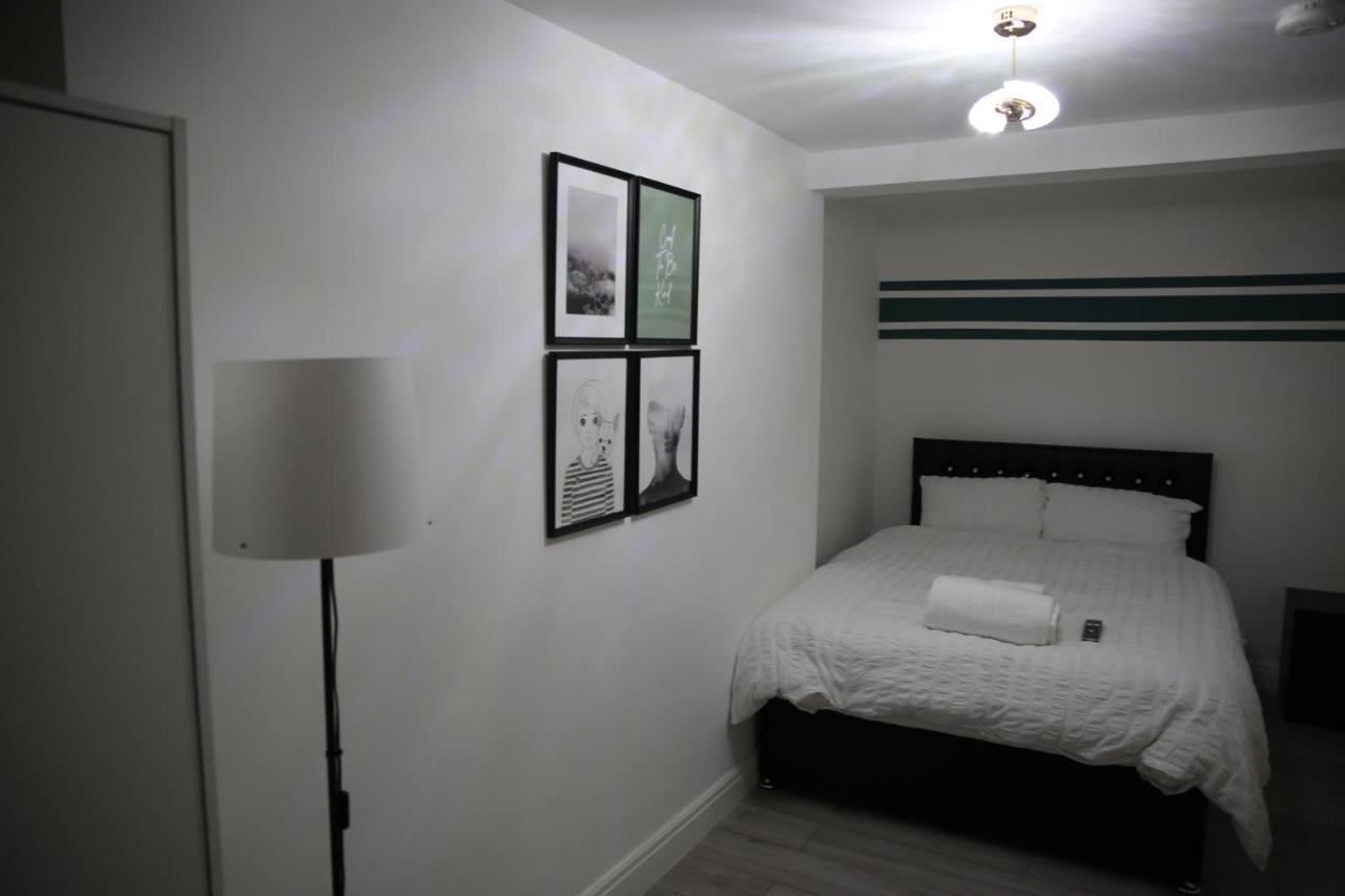 Rostron House Hotel แมนเชสเตอร์ ภายนอก รูปภาพ