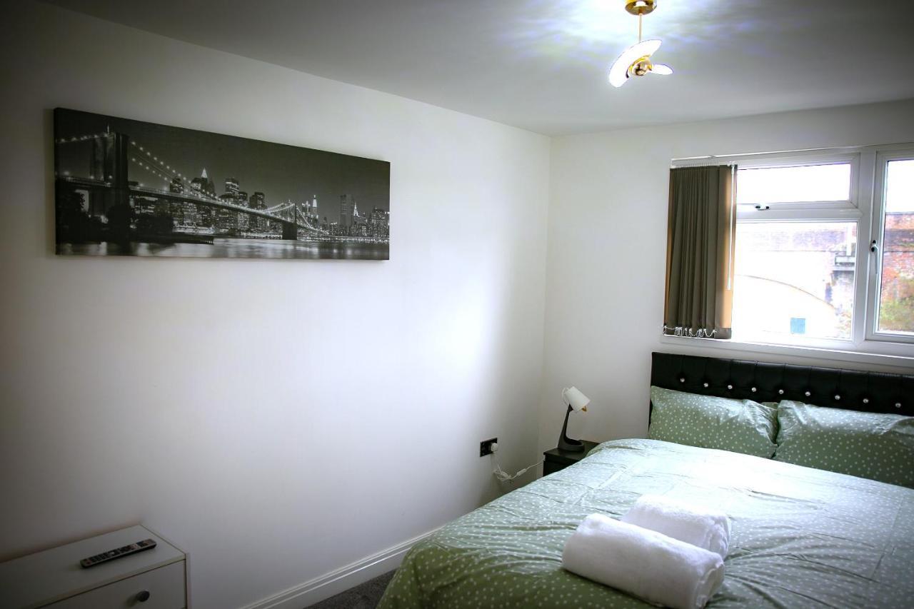 Rostron House Hotel แมนเชสเตอร์ ภายนอก รูปภาพ