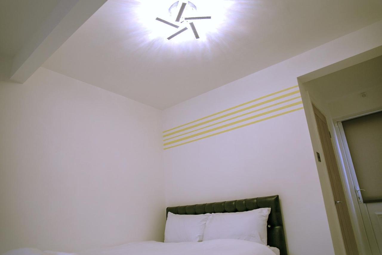 Rostron House Hotel แมนเชสเตอร์ ภายนอก รูปภาพ