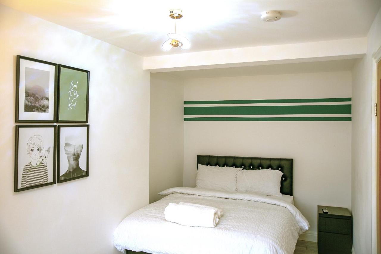 Rostron House Hotel แมนเชสเตอร์ ภายนอก รูปภาพ